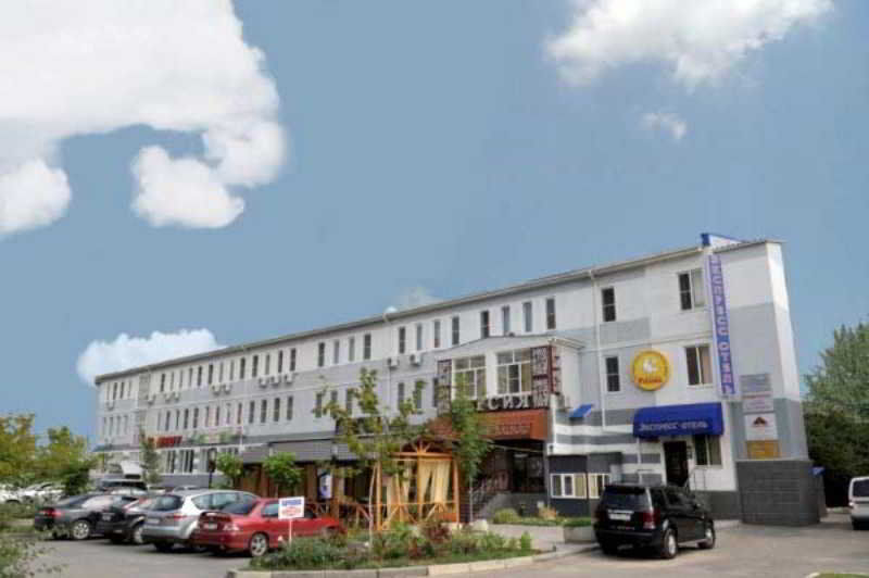 Express Hostel Krasnodar Exterior photo